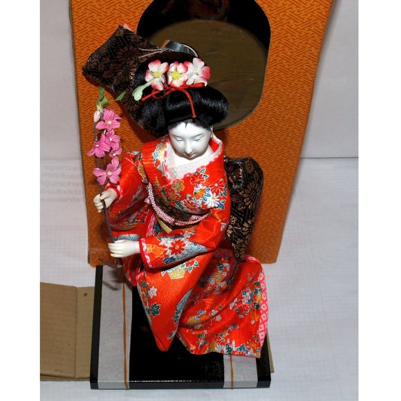 Vintage Japanese Geisha Nishi 12 inch Doll - New In Box - Picture 4 of 8